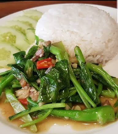 ข้าวคะน้าปลาเค็ม