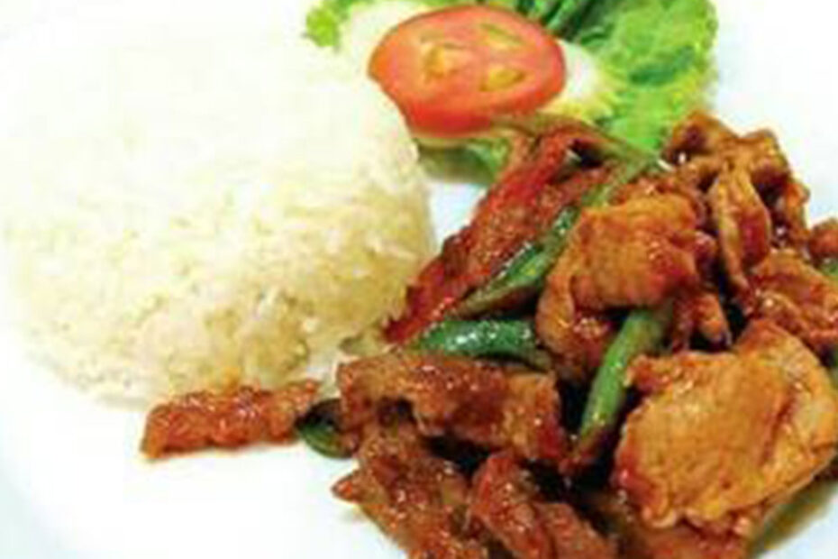 ข้าวราดผัดพริกแกง