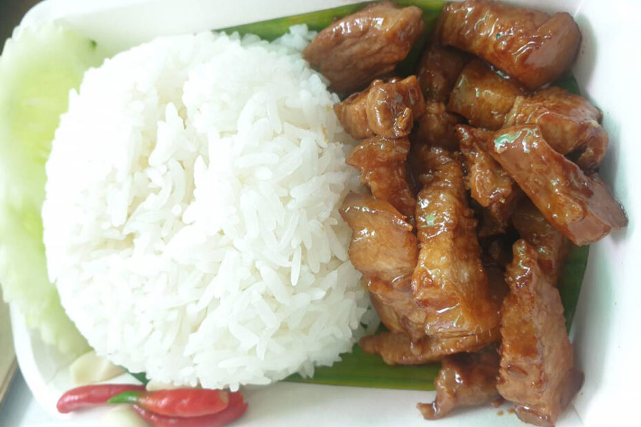 ข้าวหมูสามชั้นคั่วเกลือ