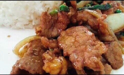 ข้าวเนื้อผัดพริกไทยดำ