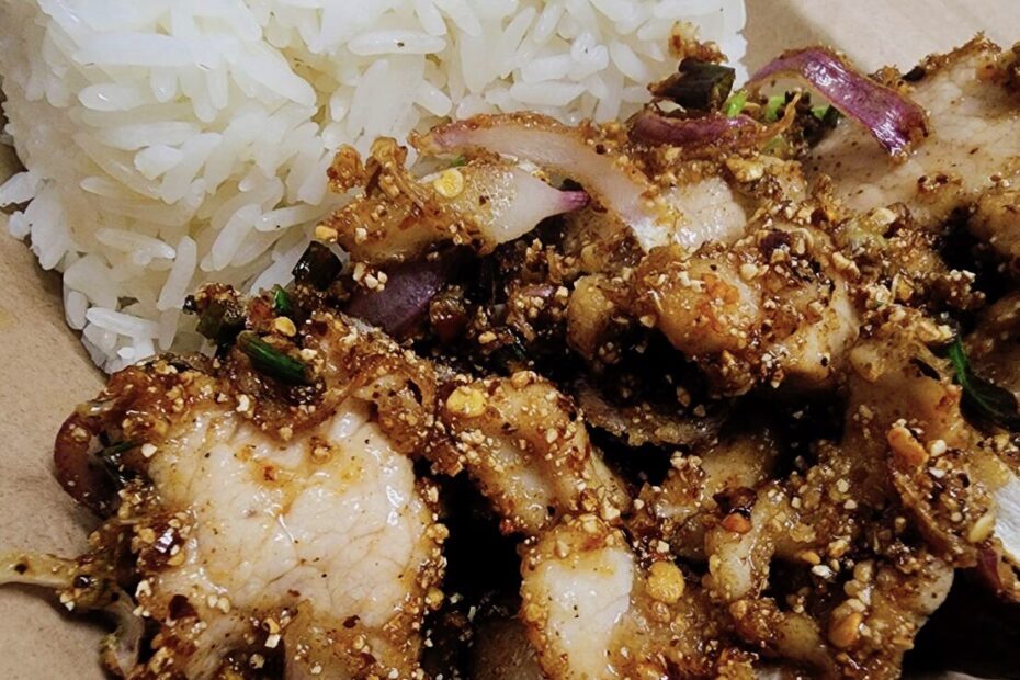 ข้าวหมูคลุกฝุ่น