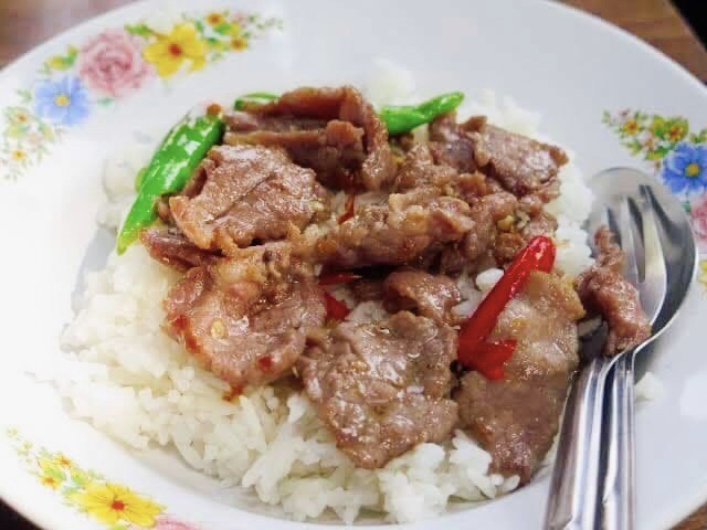 ข้าวเนื้อผัดพริกสด