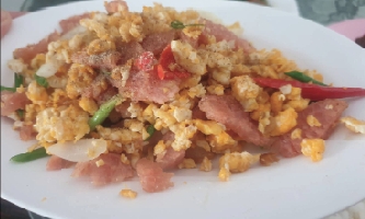 แหนมคั่วไข่