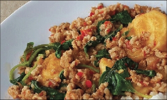 กะเพราเต้าหู้ไข่