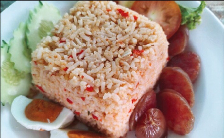 ข้าวผัดน้ำพริกลงเรือ