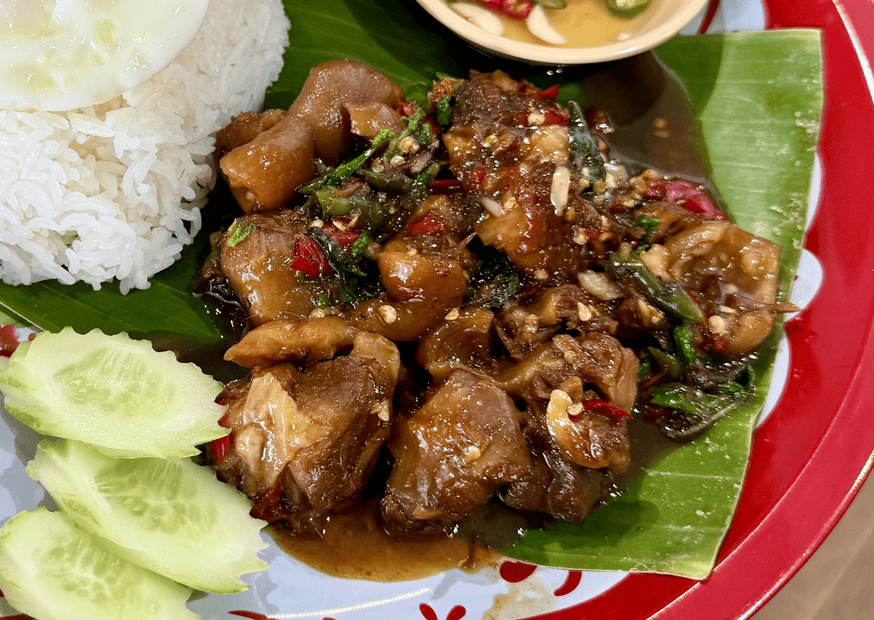 กะเพราขาหมูตุ๋น