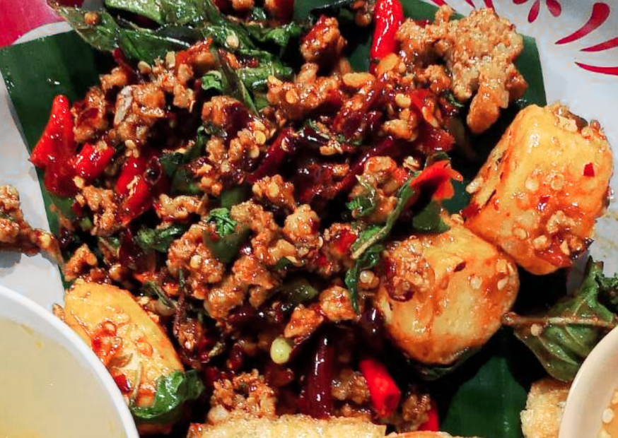 ข้าวกะเพราเต้าหู้ไข่